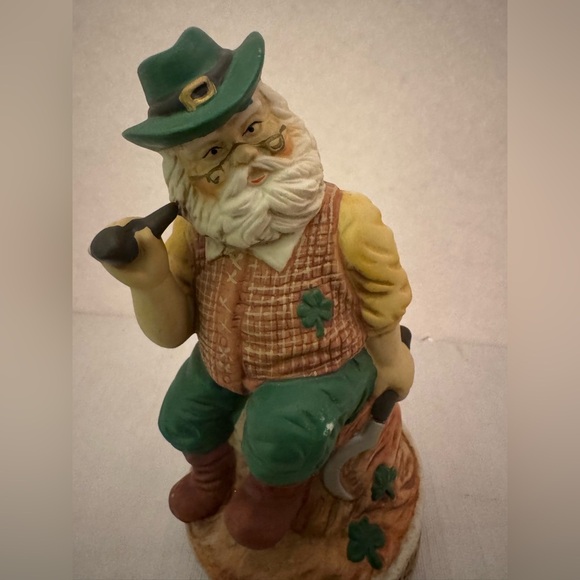Vintage House of Lloyd Celtic "Patrick O' Santa" Figurine Music Box - Picture 1 of 14